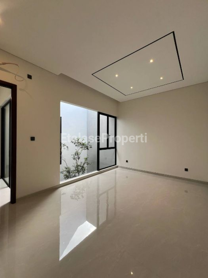 Foto properti Dijual Rumah BARU GRESS Citraland Surabaya 3