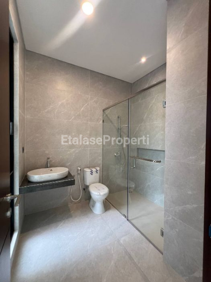 Foto properti Dijual Rumah BARU GRESS Citraland Surabaya 4