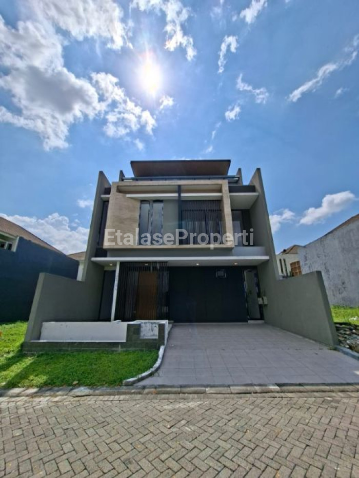 Foto properti DIJUAL RUMAH BARU GRESS MINIMALIS 2.5 LANTAI CYRISTAL  GOLF CITRALAND 1