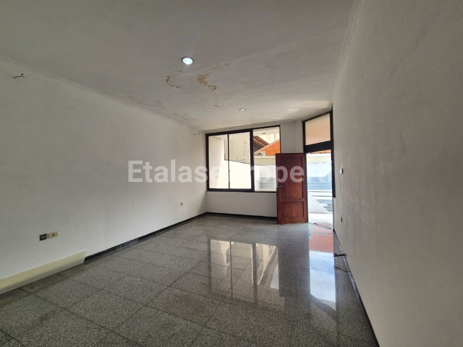 Foto properti Disewakan Rumah Kantor Di Jalan Arjuna Tidar 6