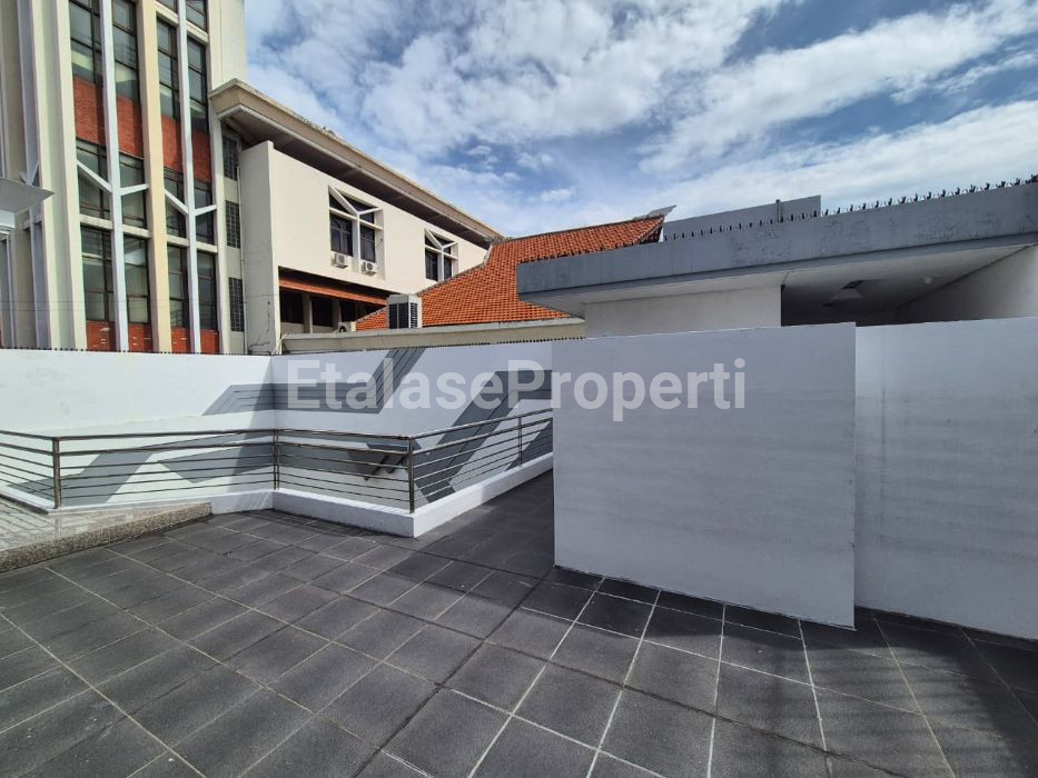 Foto properti Disewakan Rumah Kantor Di Jalan Arjuna Tidar 7