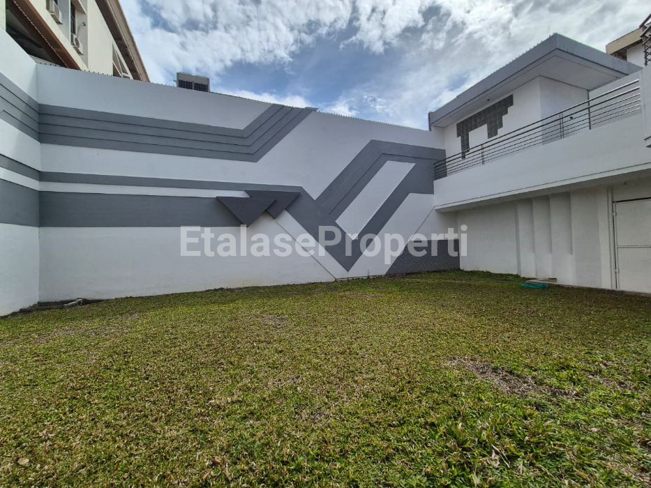 Foto properti Disewakan Rumah Kantor Di Jalan Arjuna Tidar 9