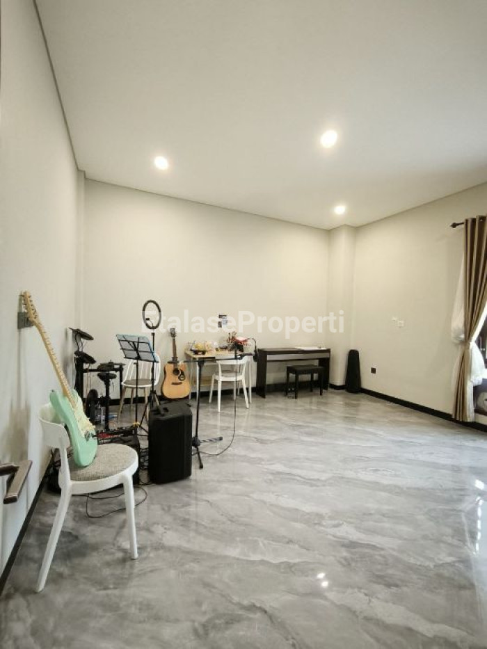 Foto properti Dijual Rumah Villa Jogja Fasco Mansion Dekat Malioboro Dan Ugm 9