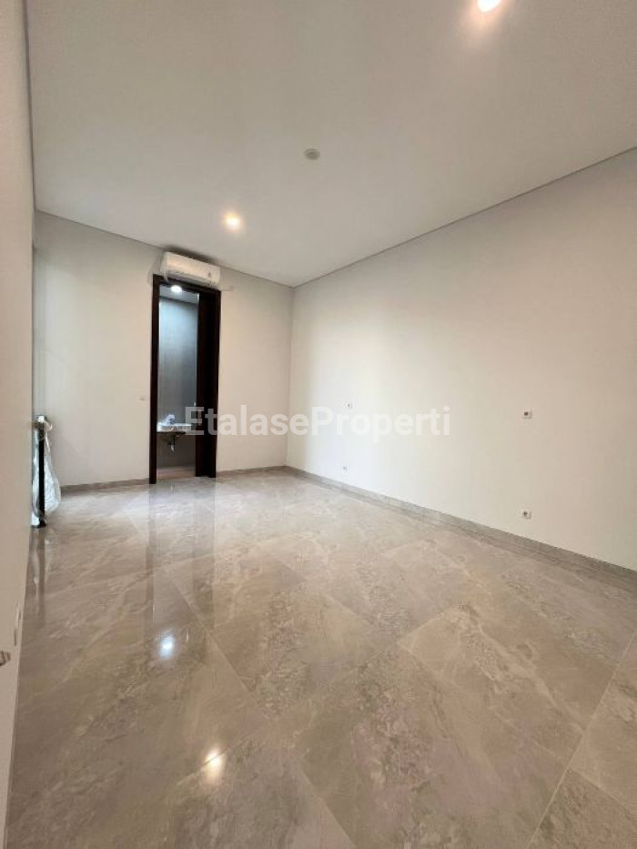 Foto properti DIJUAL RUMAH GRESS VIRGIN GORDA PAKUWON CITY, SURABAYA TIMUR 2