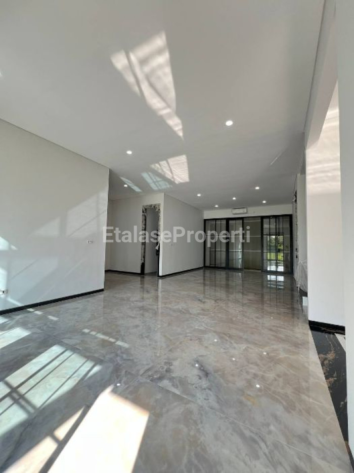 Foto properti DIJUAL RUMAH GRESS VIRGIN GORDA PAKUWON CITY, SURABAYA TIMUR 7