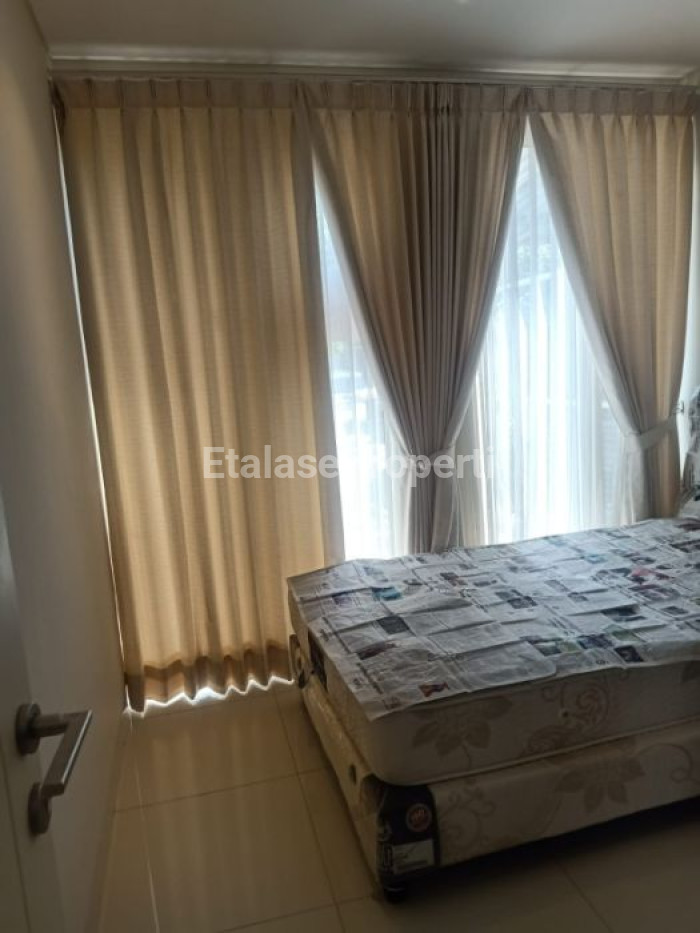Foto properti DIJUAL RUMAH SIAP HUNI FULL FURNISHED DI ZIMBALI COSTA PAKUWON CITY, SURABAYA TIMUR 4