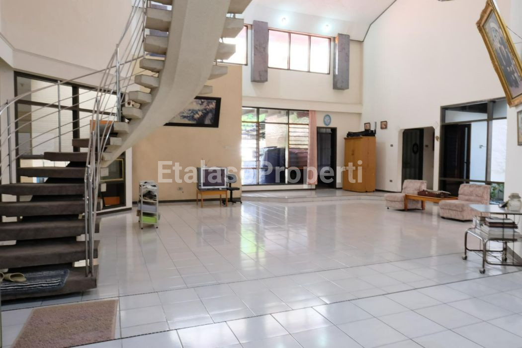 Foto properti DIJUAL RUMAH SIAP HUNI DI KERTAJAYA INDAH, SURABAYA TIMUR 3