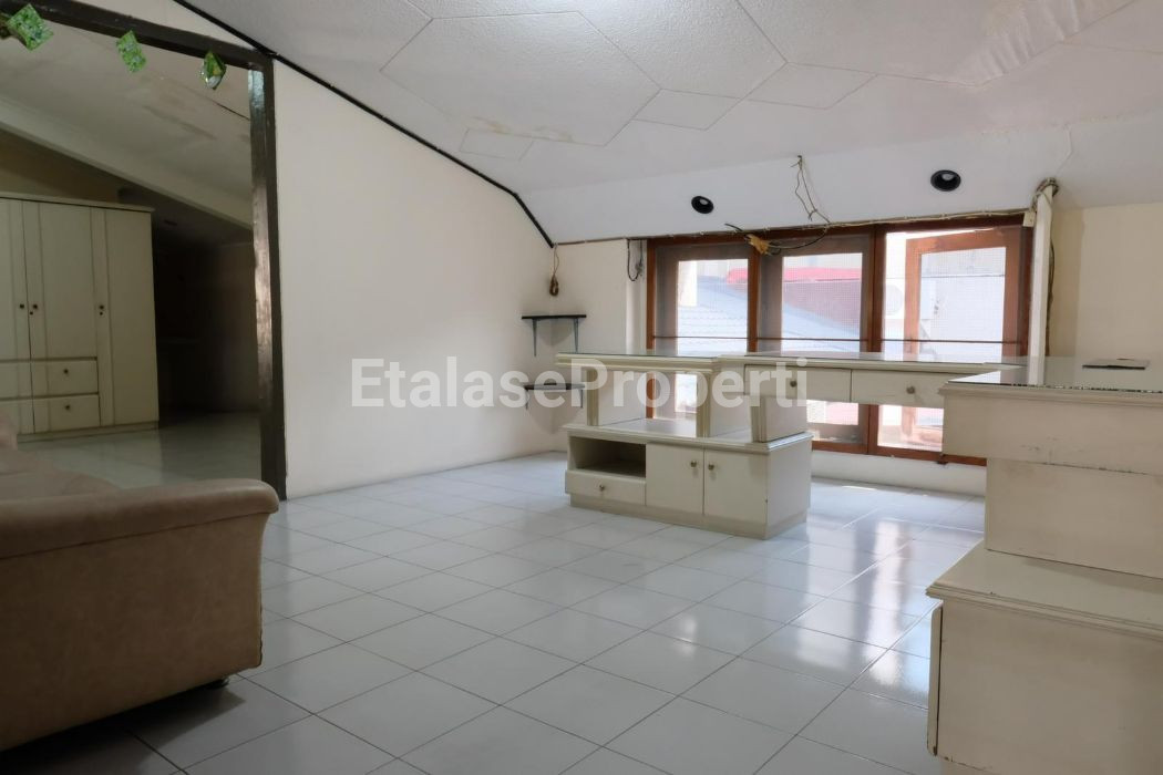 Foto properti DIJUAL RUMAH SIAP HUNI DI KERTAJAYA INDAH, SURABAYA TIMUR 6