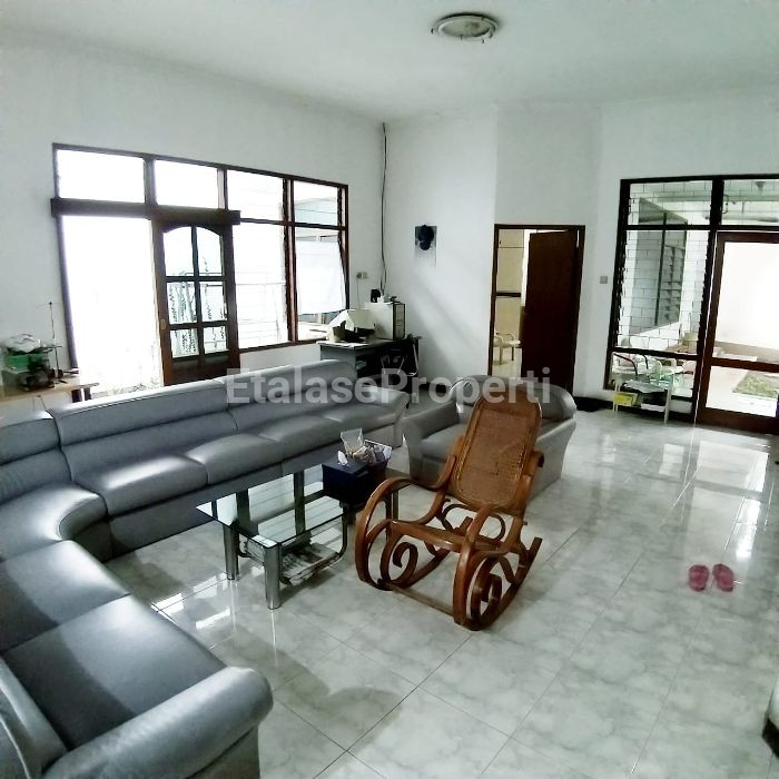 Foto properti DIJUAL RUMAH SIAP HUNI DI KERTAJAYA INDAH, SURABAYA TIMUR 2