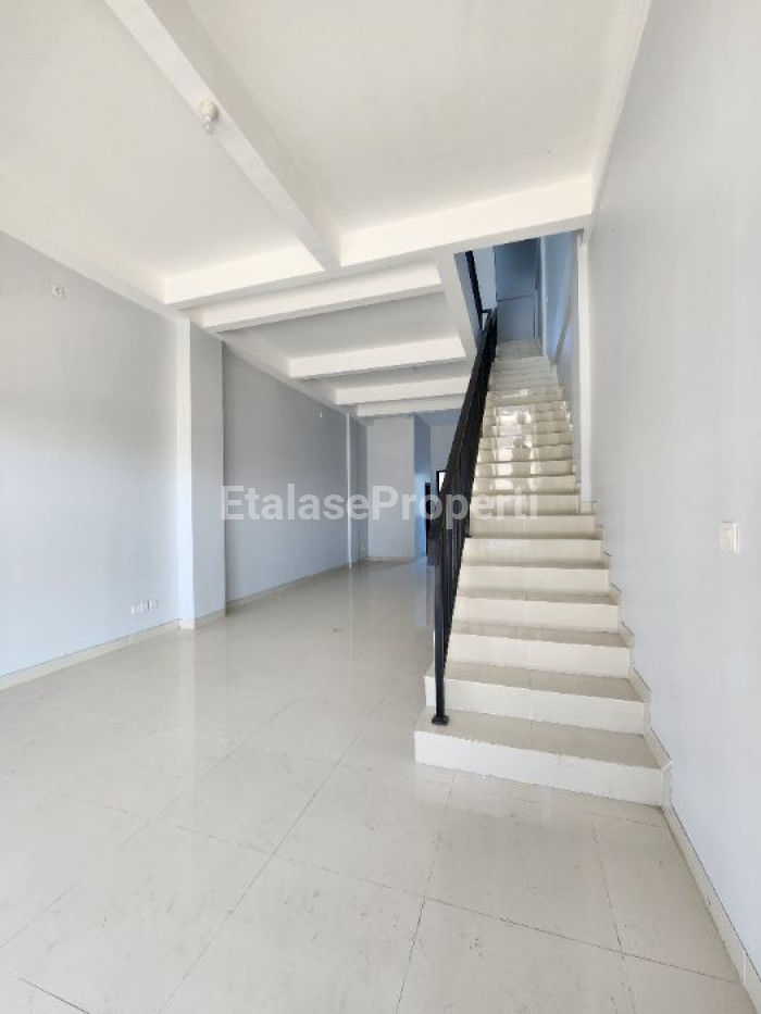 Foto properti SEWA Ruko One Arcade Ready 2 Unit Jejer 1