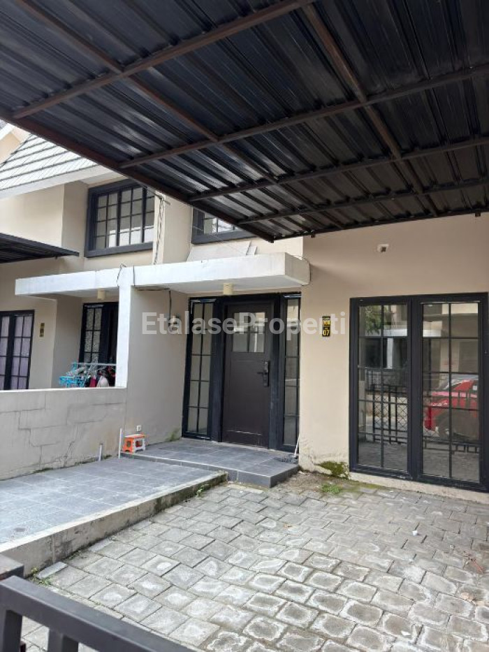 Foto properti Disewakan Rumah  Lokasi De Naila Garden Driyorejo 2