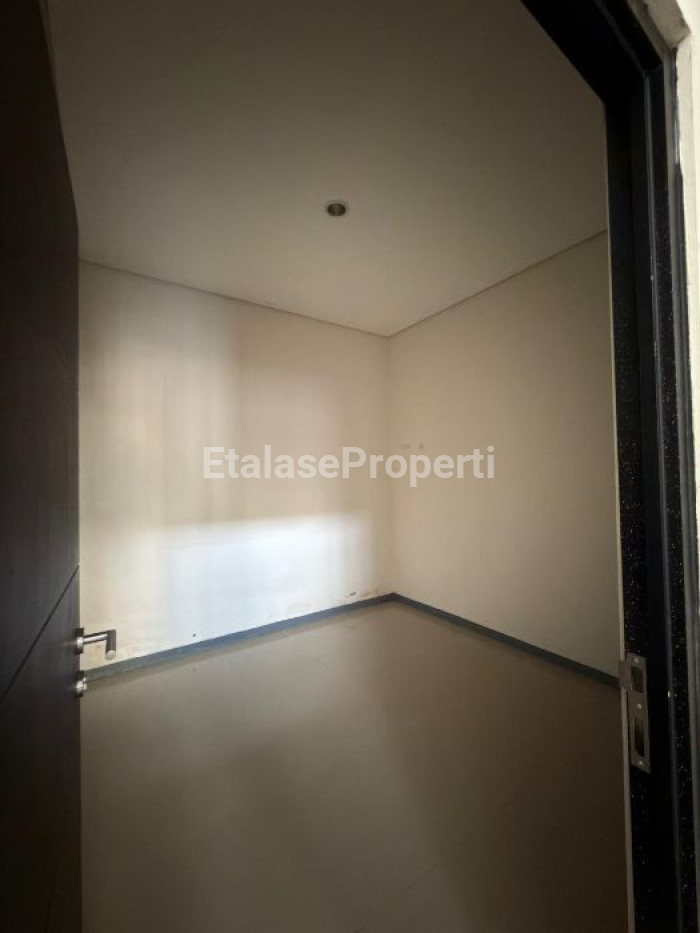 Foto properti Disewakan Rumah  Lokasi De Naila Garden Driyorejo 3