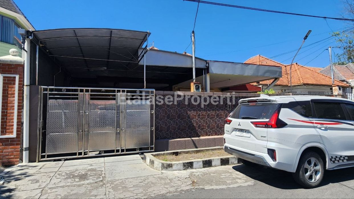 Foto properti Rumah Tengah Kota Jalan Blambangan Dekat Raya Darmo 1