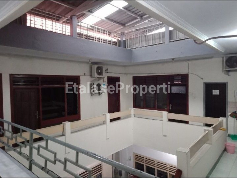 Foto properti Rumah Tengah Kota Jalan Blambangan Dekat Raya Darmo 4