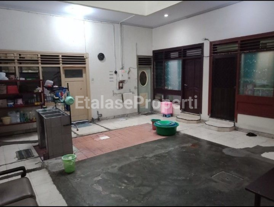 Foto properti Rumah Tengah Kota Jalan Blambangan Dekat Raya Darmo 5