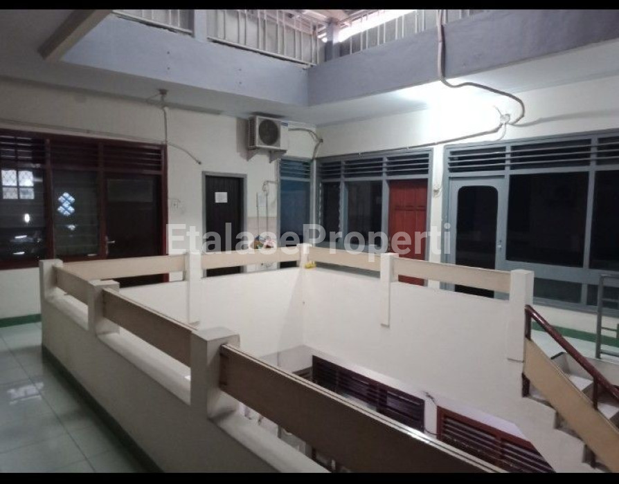 Foto properti Rumah Tengah Kota Jalan Blambangan Dekat Raya Darmo 9