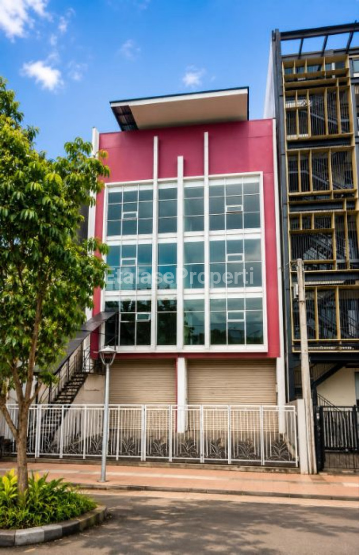 Foto properti Dijual Ruko Komersial Di Karimun Jawa Gubeng 1