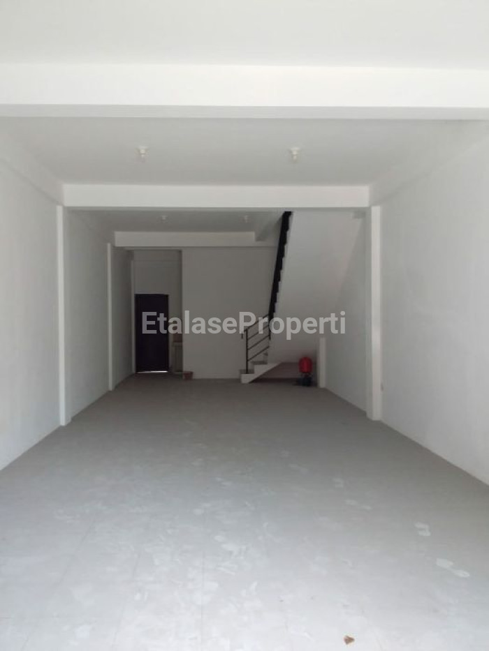 Foto properti Ruko Rungkut Asri Utara Lokasi Ramai Strategis 3