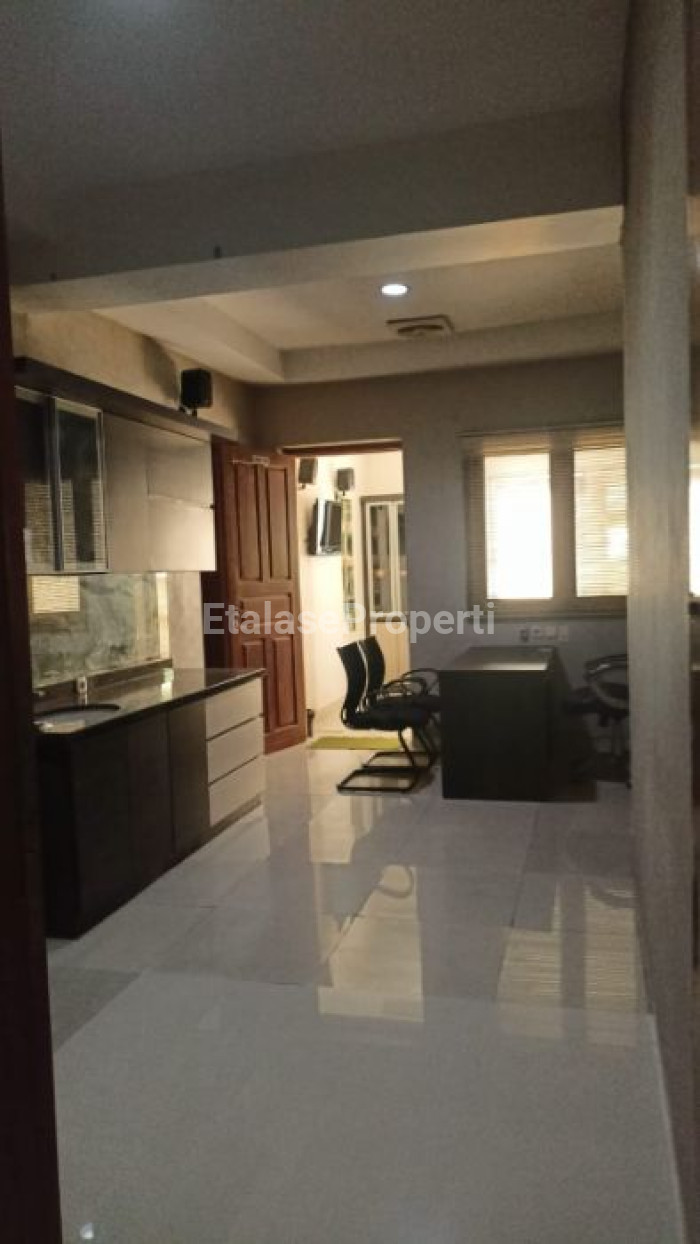 Foto properti Disewakan Rumah Di Manyar Tompotika Dekat Galaxy Mall 2