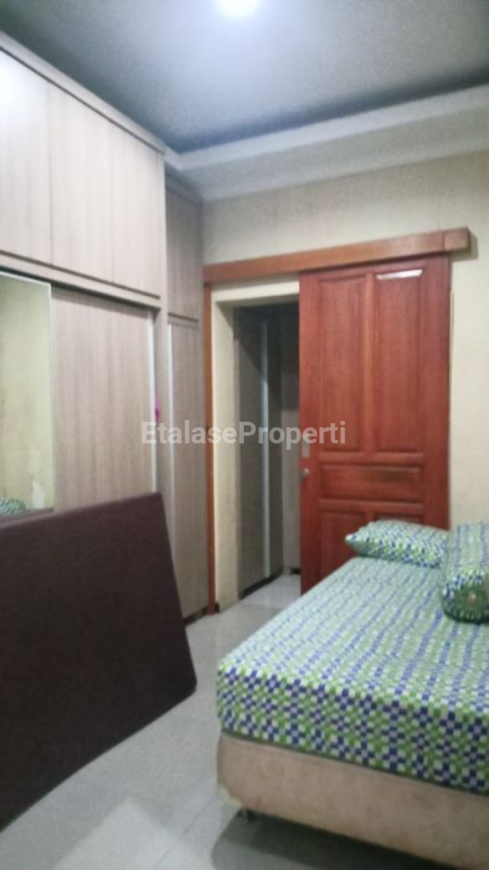 Foto properti Disewakan Rumah Di Manyar Tompotika Dekat Galaxy Mall 3