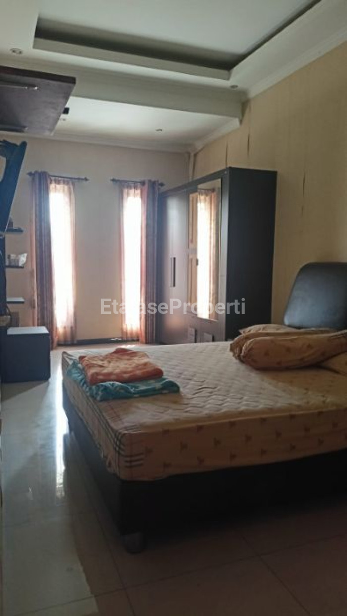 Foto properti Disewakan Rumah Di Manyar Tompotika Dekat Galaxy Mall 4