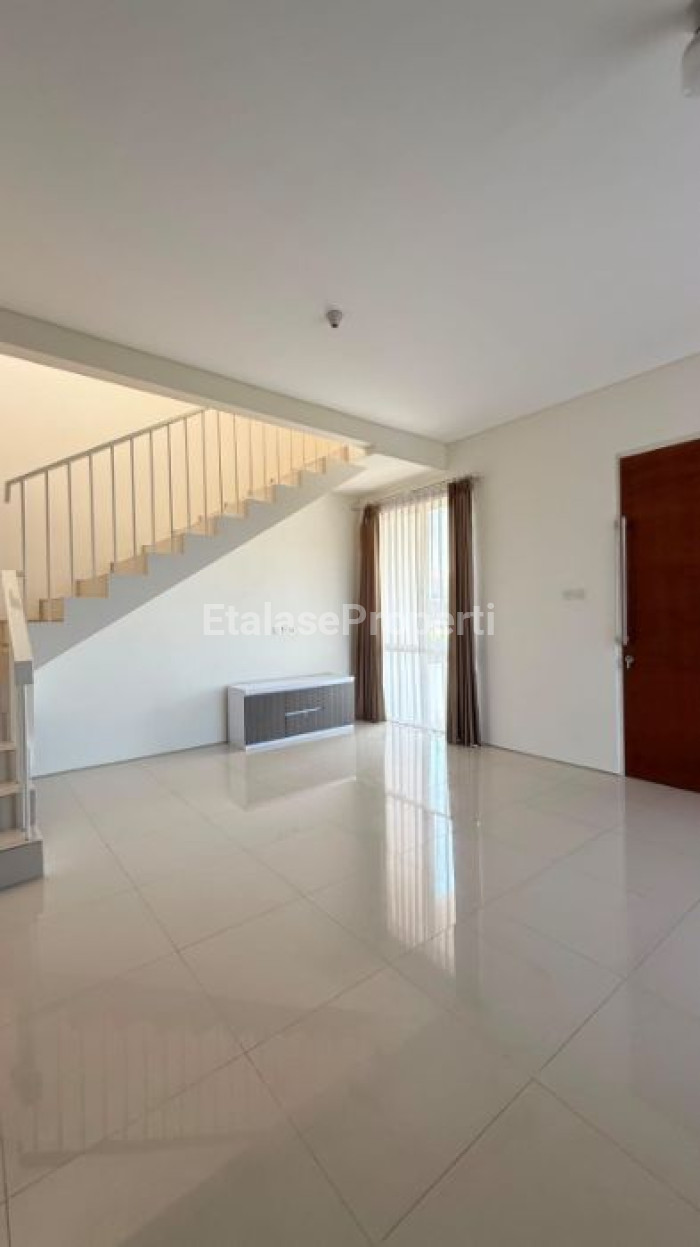 Foto properti Dijual Cepat Rumah Di Royal Residence Cluster Greenwich 4