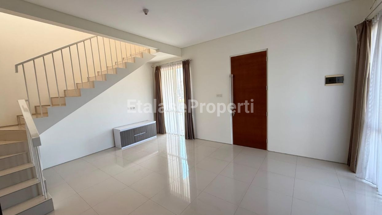 Foto properti Dijual Cepat Rumah Di Royal Residence Cluster Greenwich 10
