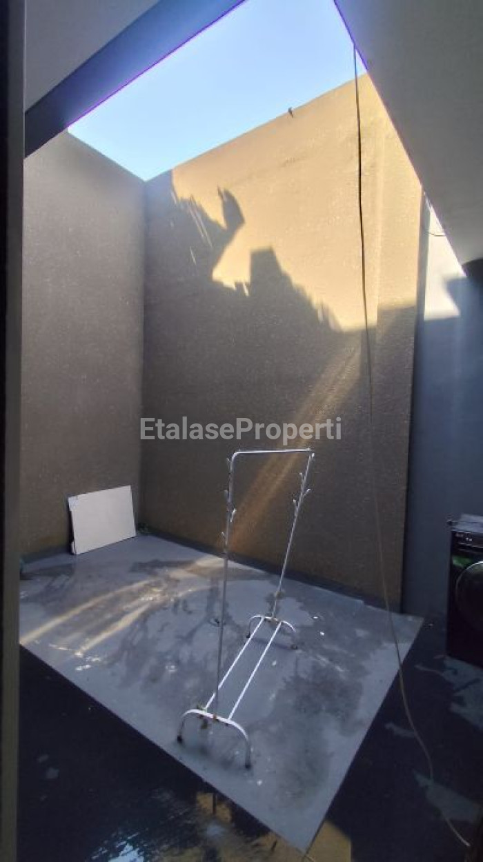 Foto properti Dijual Rumah Di Raya Bumi Tengger Kandangan Benowo 3