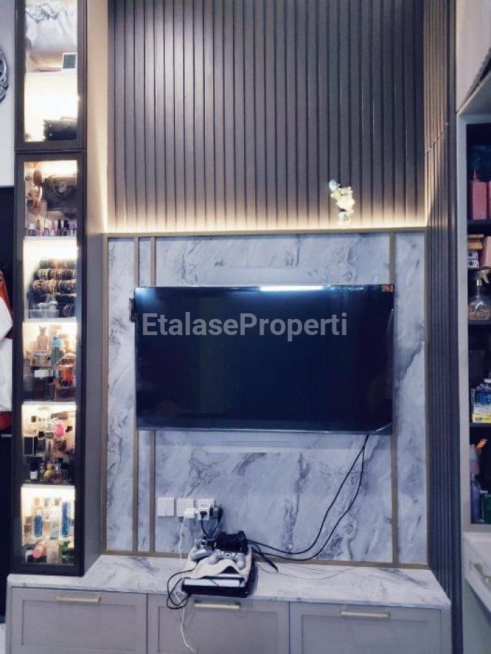 Foto properti Dijual Rumah Artistik Siap Huni 3