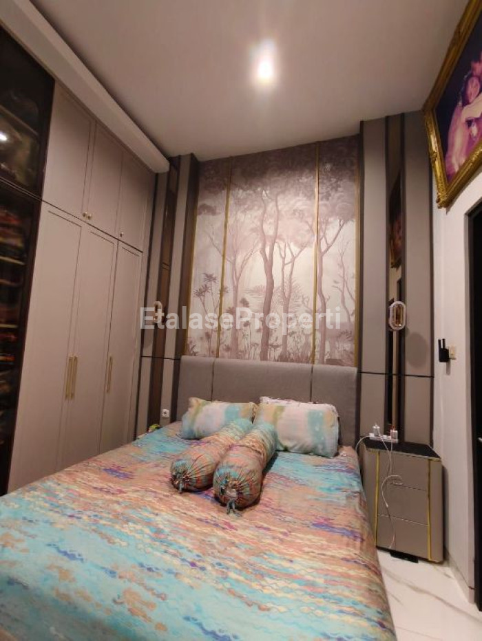 Foto properti Dijual Rumah Artistik Siap Huni 4