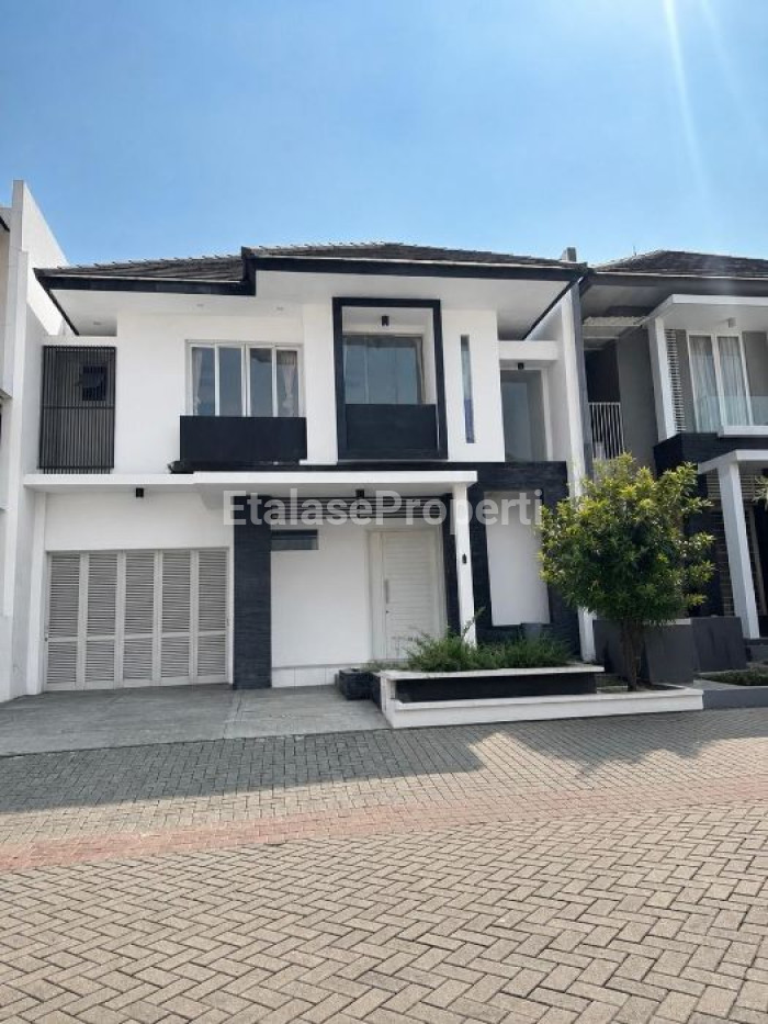 Foto properti Rumah 2 Lantai Dekat Fountain Of Wealth Gwalk Citraland 1