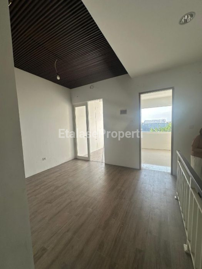 Foto properti DIJUAL Rumah 3 Lantai  Forest Mansion Siap Huni 8