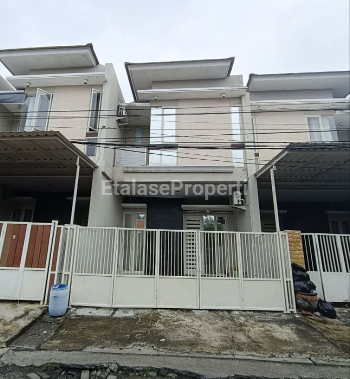 Foto properti Harga Spesial Rumah Full Furnished Dekat PETRA 1