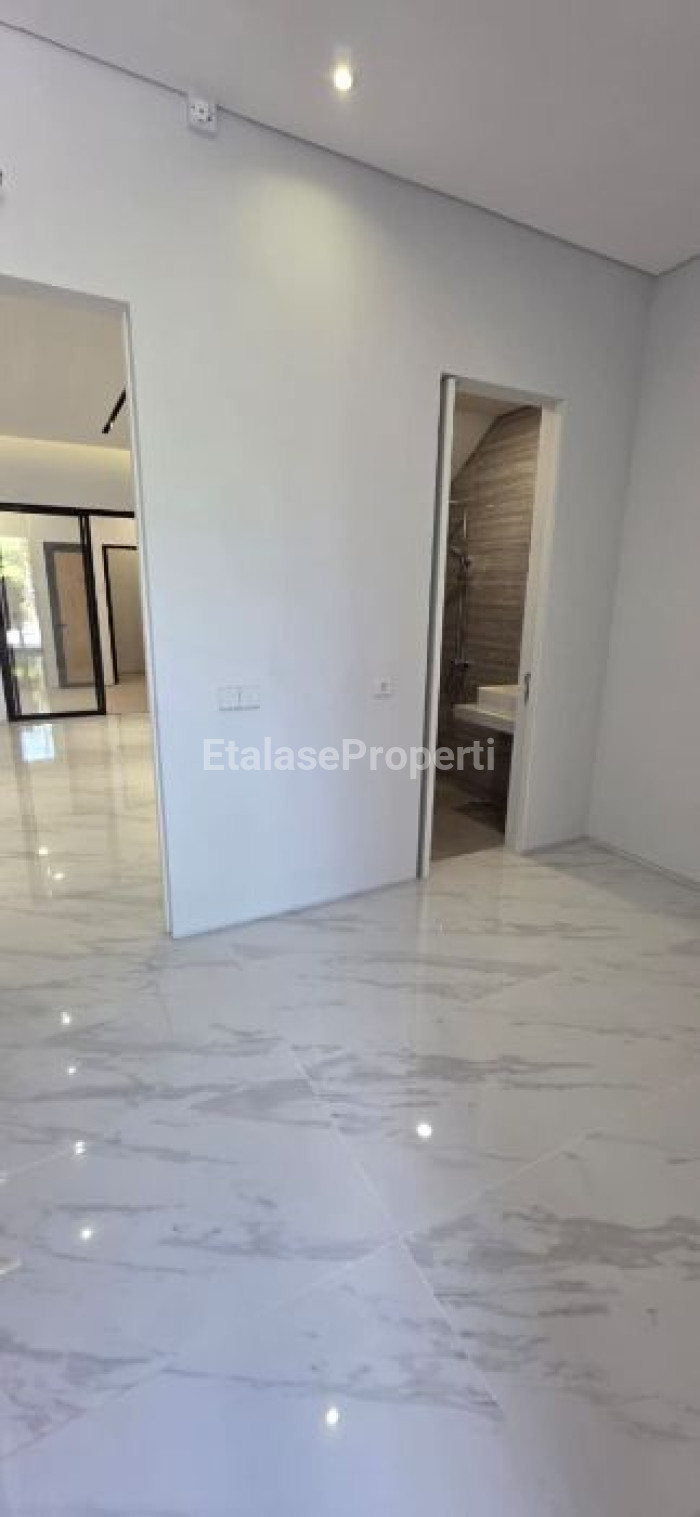 Foto properti Dijual Rumah Baru Sutorejo Prima Utara 3