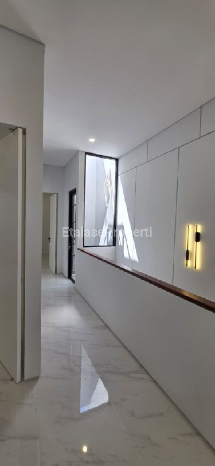 Foto properti Dijual Rumah Baru Sutorejo Prima Utara 5