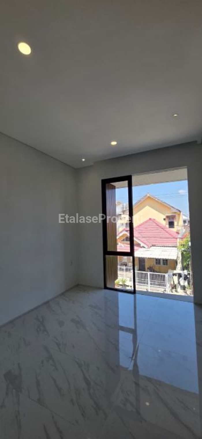 Foto properti Dijual Rumah Baru Sutorejo Prima Utara 8