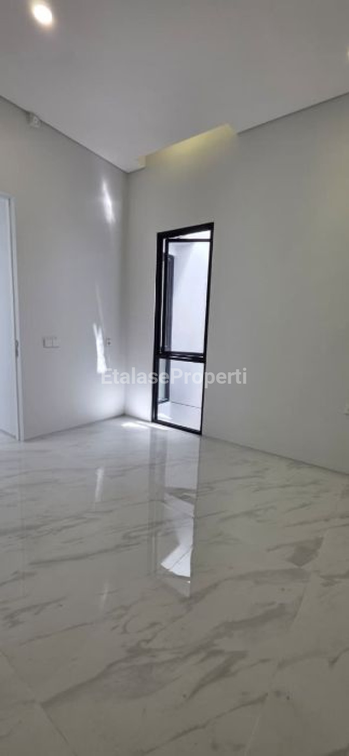 Foto properti Dijual Rumah Baru Sutorejo Prima Utara 9