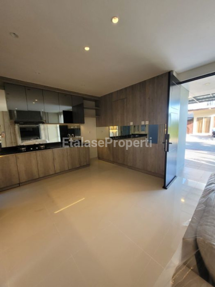 Foto properti DIjual Rumah Siap Huni Suvadiva Grand Island Pakuwon City 2
