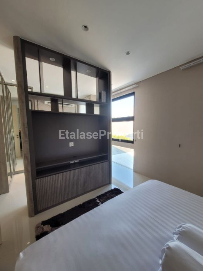Foto properti DIjual Rumah Siap Huni Suvadiva Grand Island Pakuwon City 3