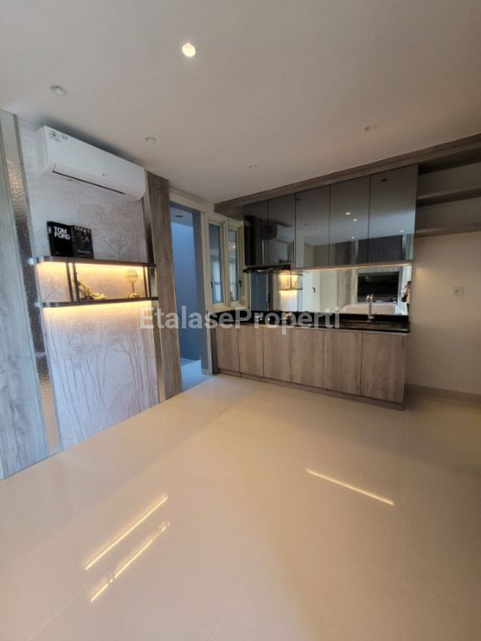 Foto properti DIjual Rumah Siap Huni Suvadiva Grand Island Pakuwon City 6
