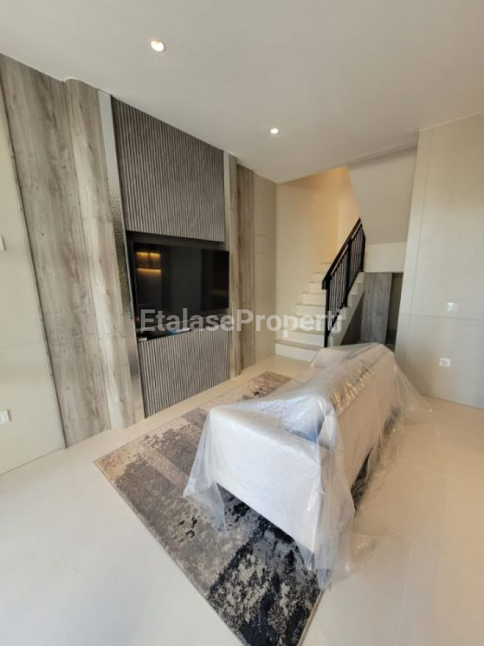 Foto properti DIjual Rumah Siap Huni Suvadiva Grand Island Pakuwon City 7