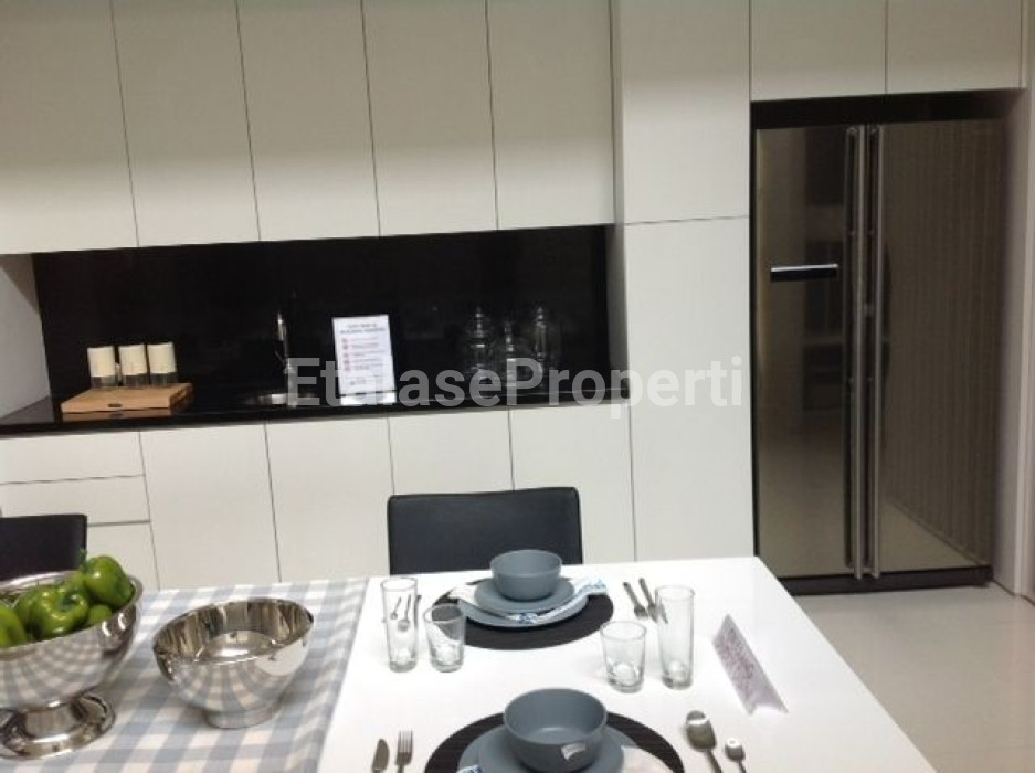 Foto properti DIJUAL RUMAH SIAP HUNI DI GRAHA FAMILY, SURABAYA BARAT 2