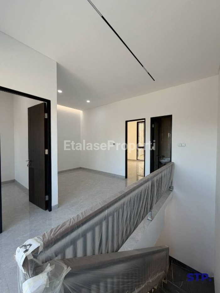 Foto properti 2 Unit - Rumah Baru Di Baruk Utara Dekat MERR Surabaya 8