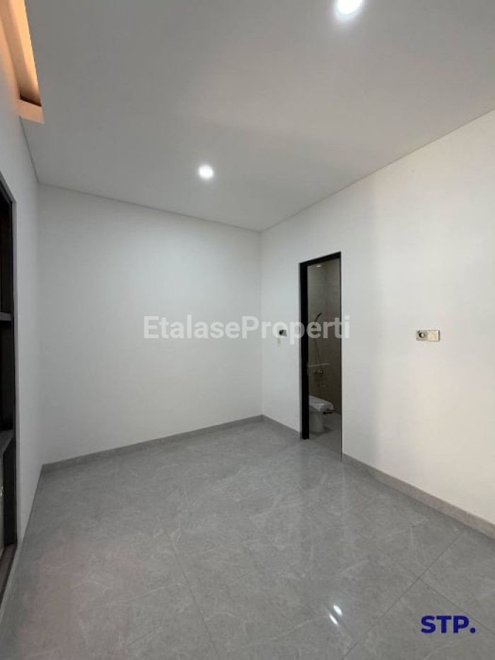 Foto properti 2 Unit - Rumah Baru Di Baruk Utara Dekat MERR Surabaya 9