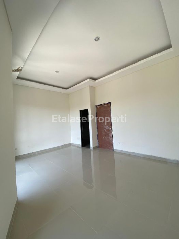 Foto properti Dijual Rumah Baru Di Rungkut Mapan Tengah 2