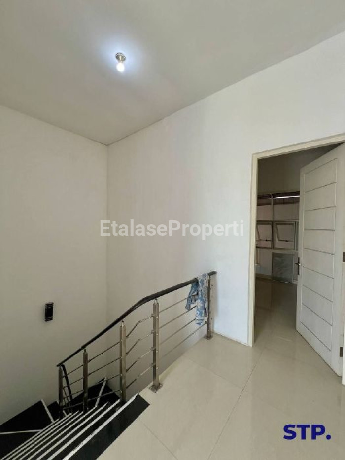 Foto properti Jual Rumah Pakuwon City Cluster San Diego Baru Renov 9