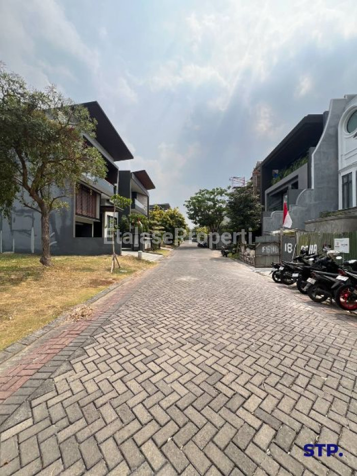 Foto properti 2 JEJER - Tanah Kavling Siap Bangun Di Pakuwon Indah Cluster Lisbon 3