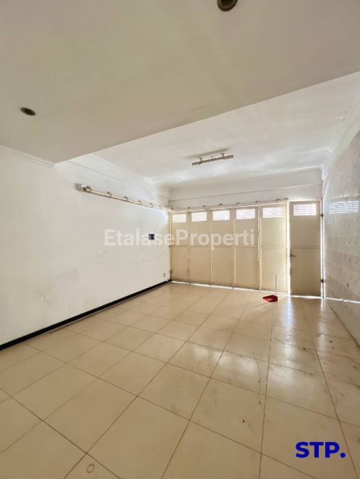 Foto properti Rumah Mewah Dharmahusada Megah Permai 2