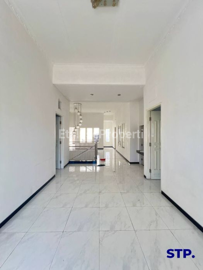 Foto properti Rumah Mewah Dharmahusada Megah Permai 6
