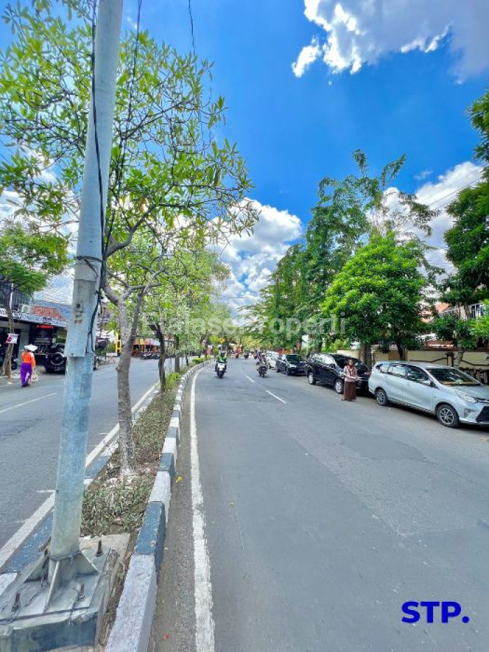 Foto properti Jual Bangunan Usaha Di Raya Karangmenjangan Gubeng 9